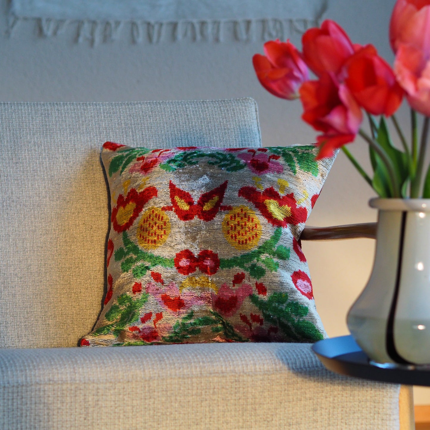 flower-design-silk-velvet-ikan-cushion-cover