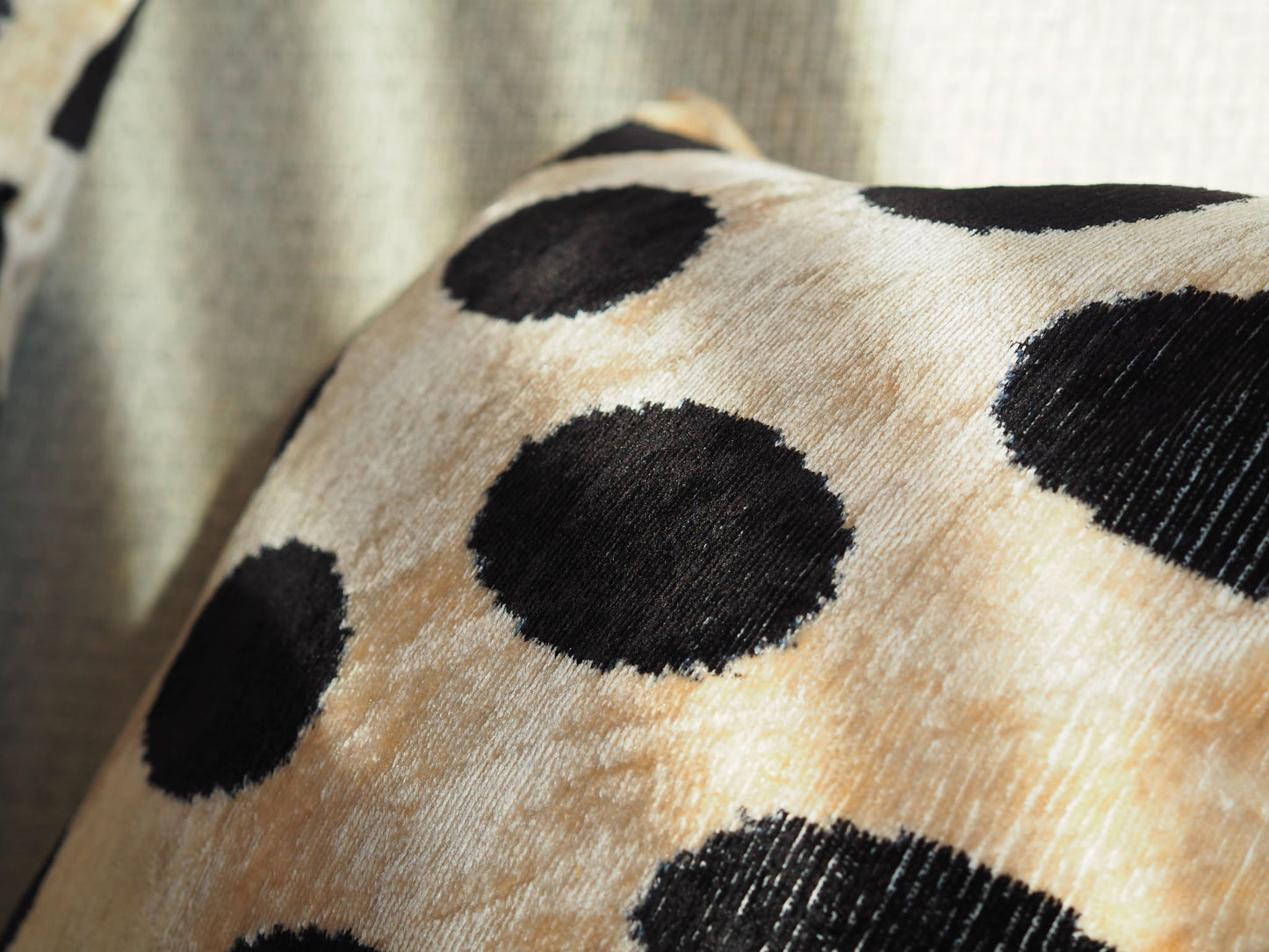 cream-black-dotted-silk-velvet-ikat-cushion