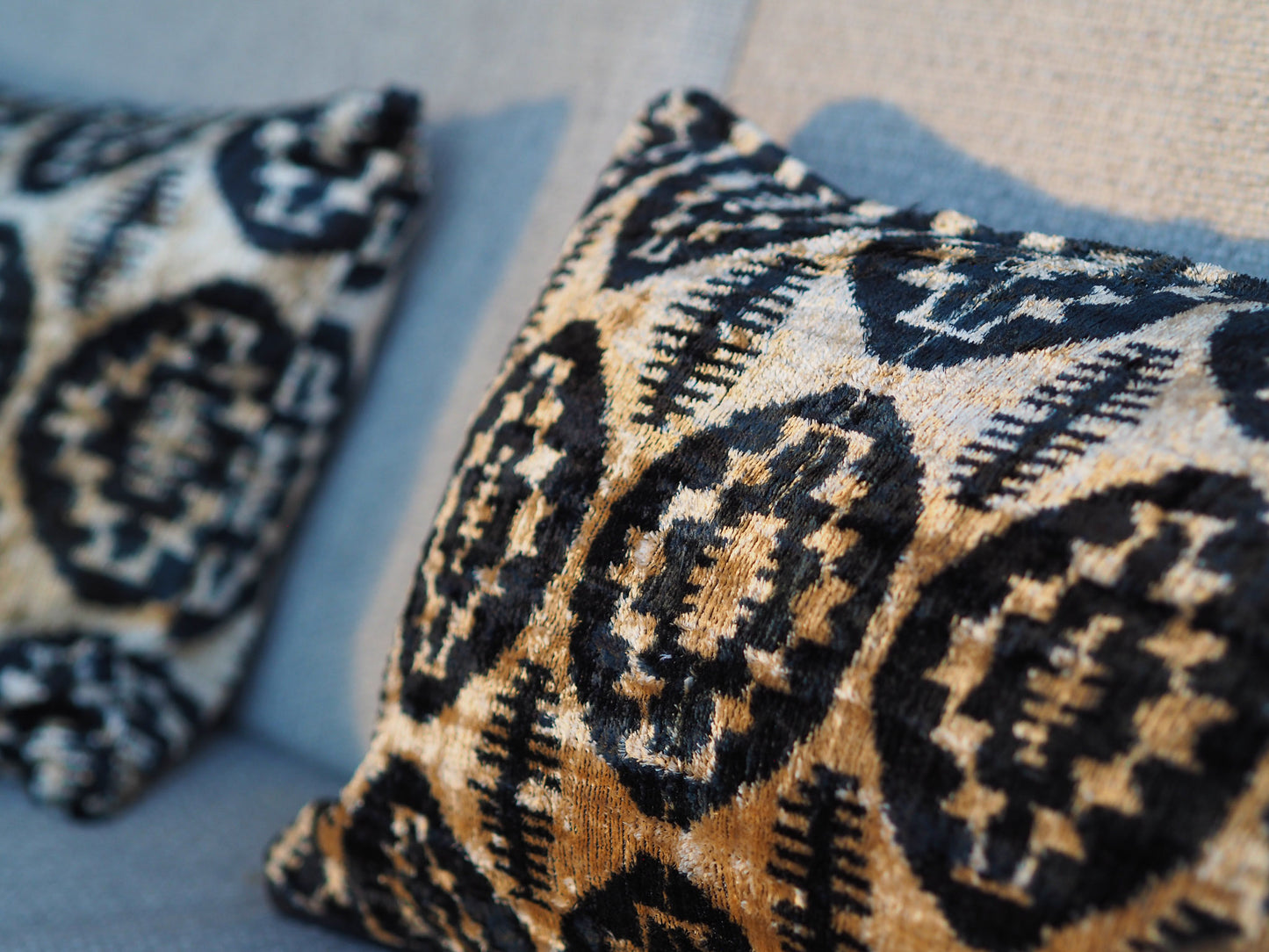 golden-back-silk-velvet-ikat-cushion