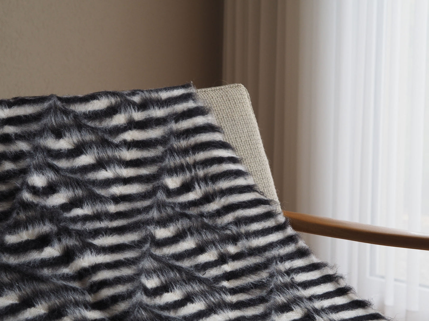 black-white-striped-wall-hanging-rug