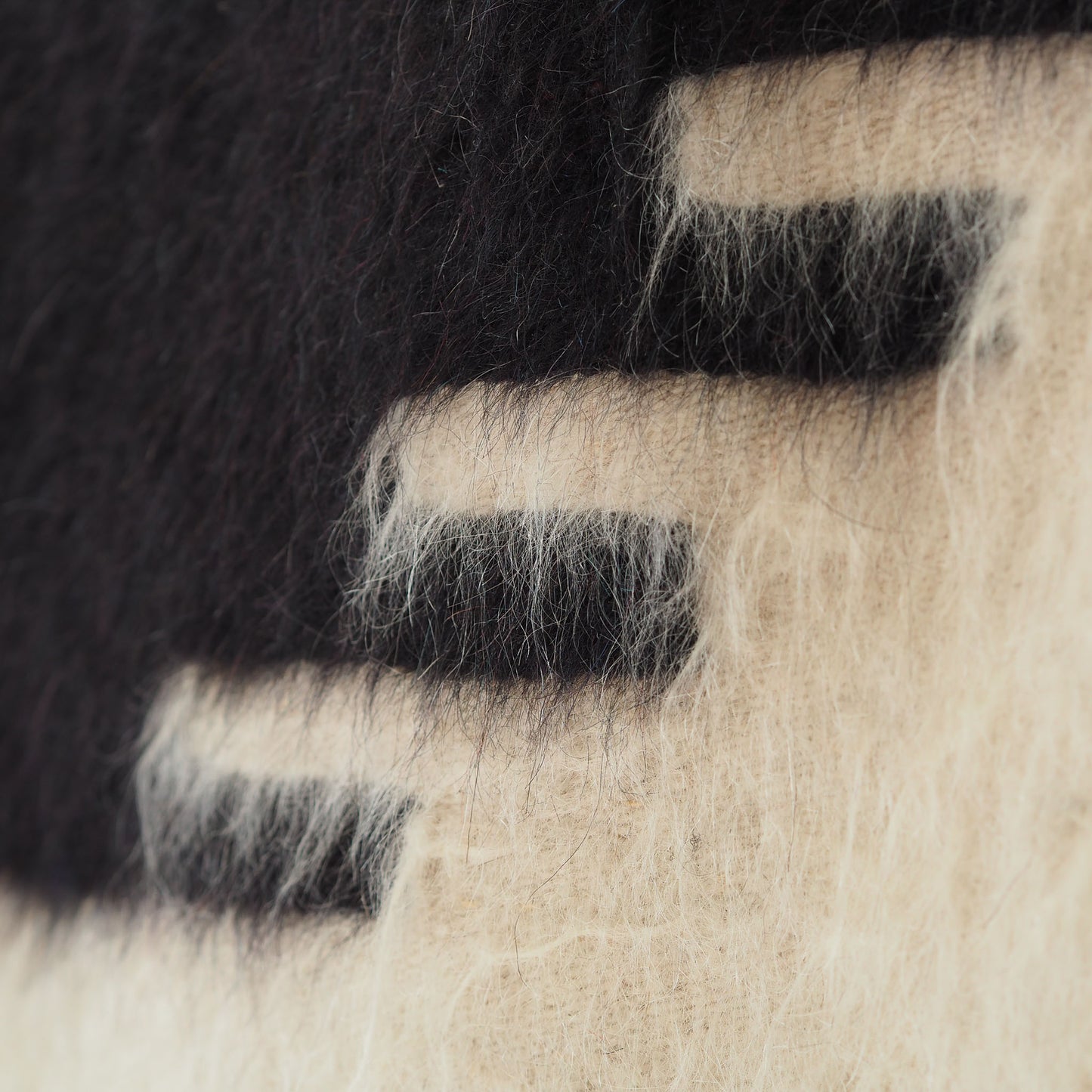 black-white-paradise-design-wall-hanging-rug