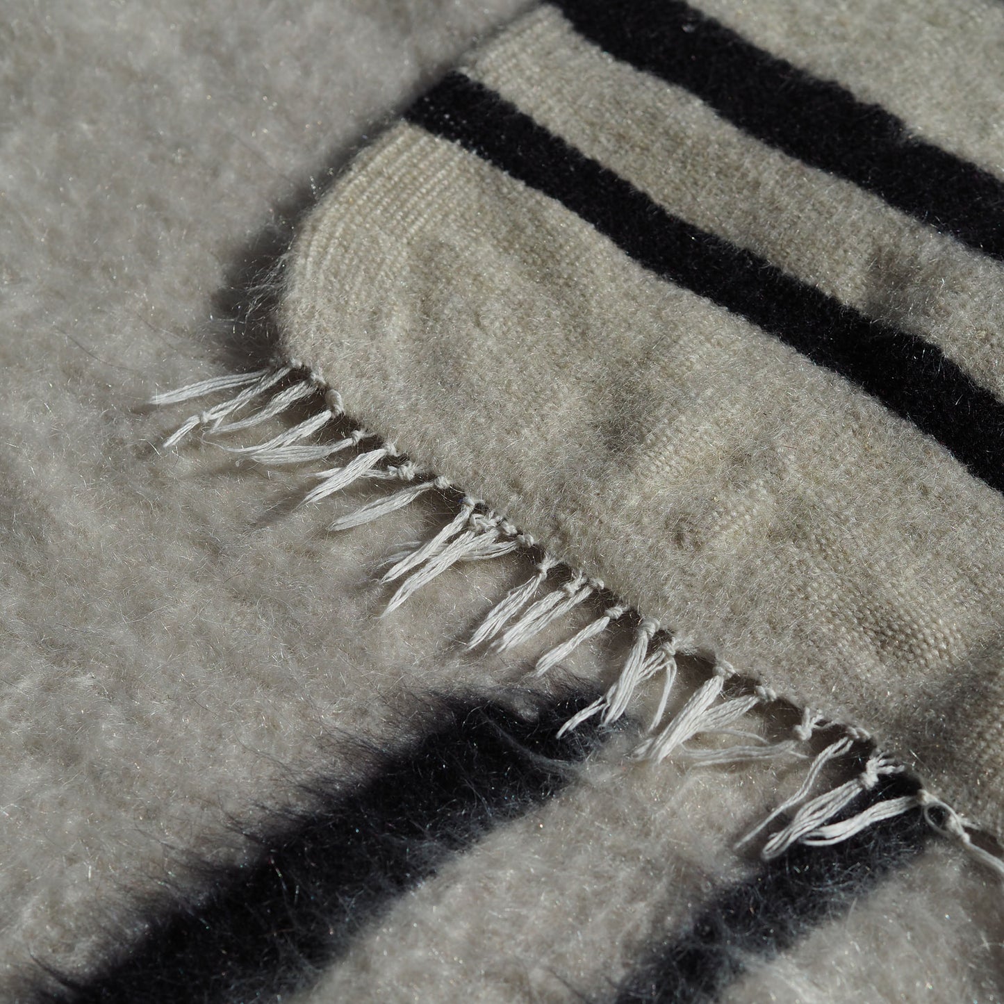 black-white-paradise-wall-hanging-rug