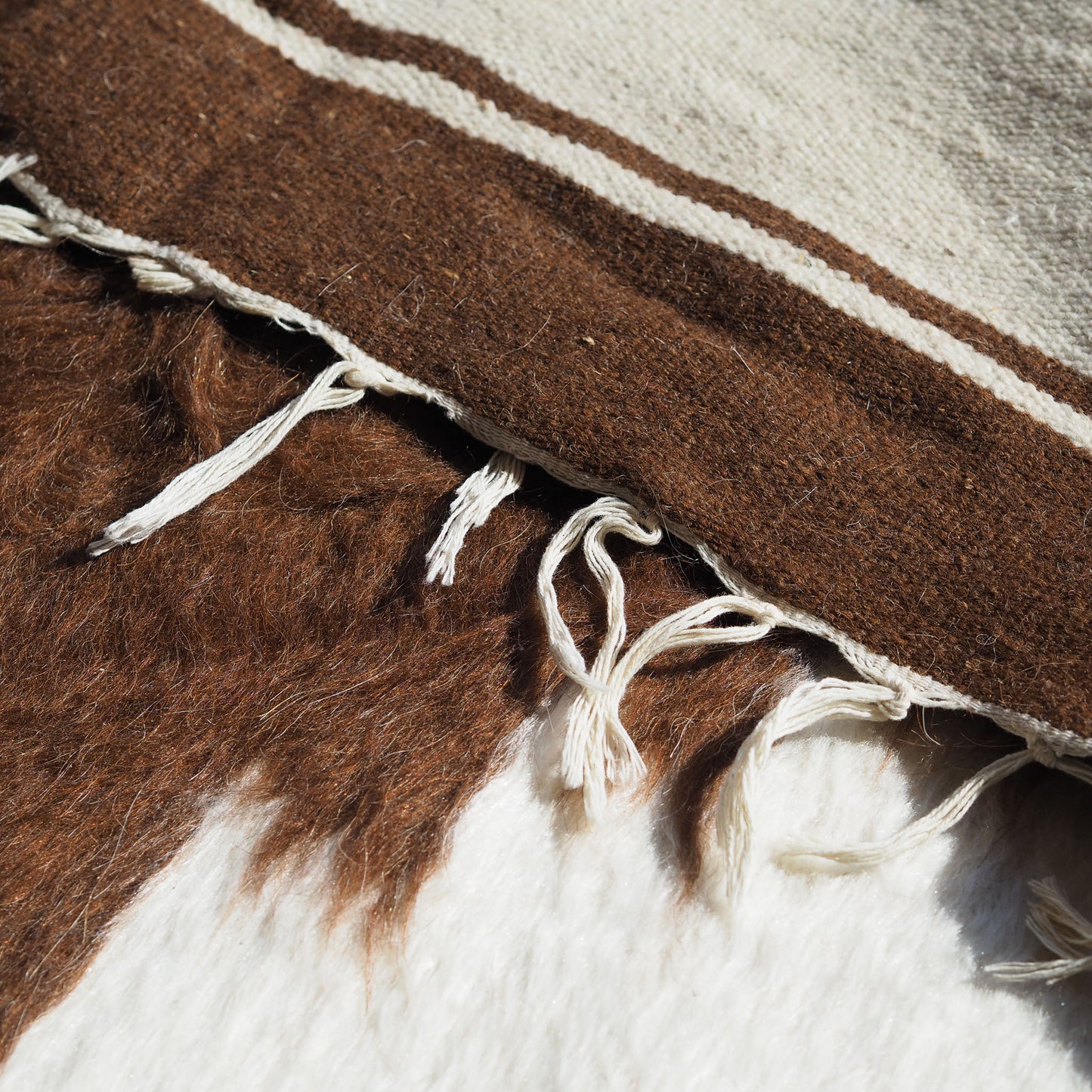 brown-white-paradise-wall-hanging-rug