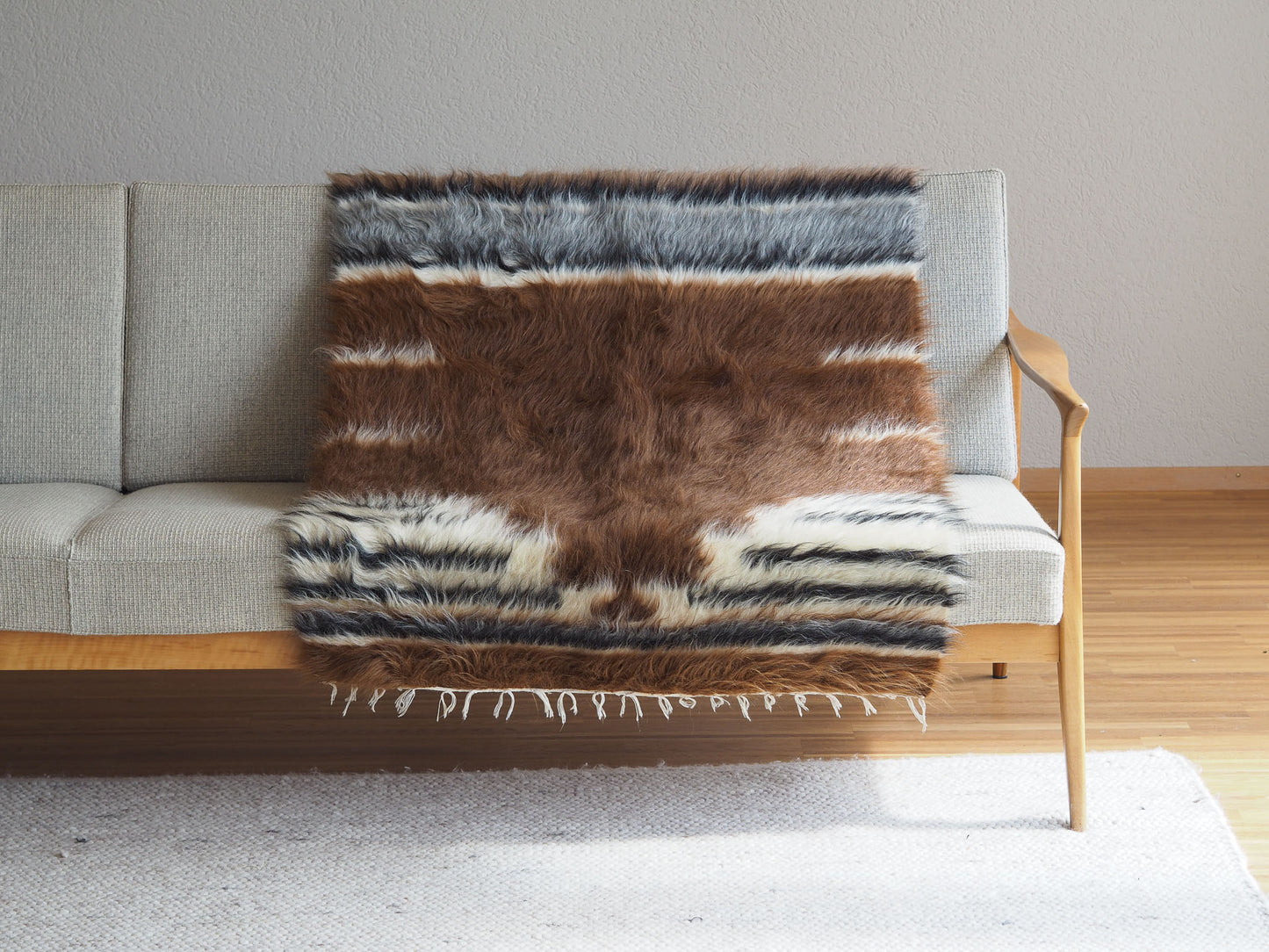 brown-long-pile-wall-hanging-rug