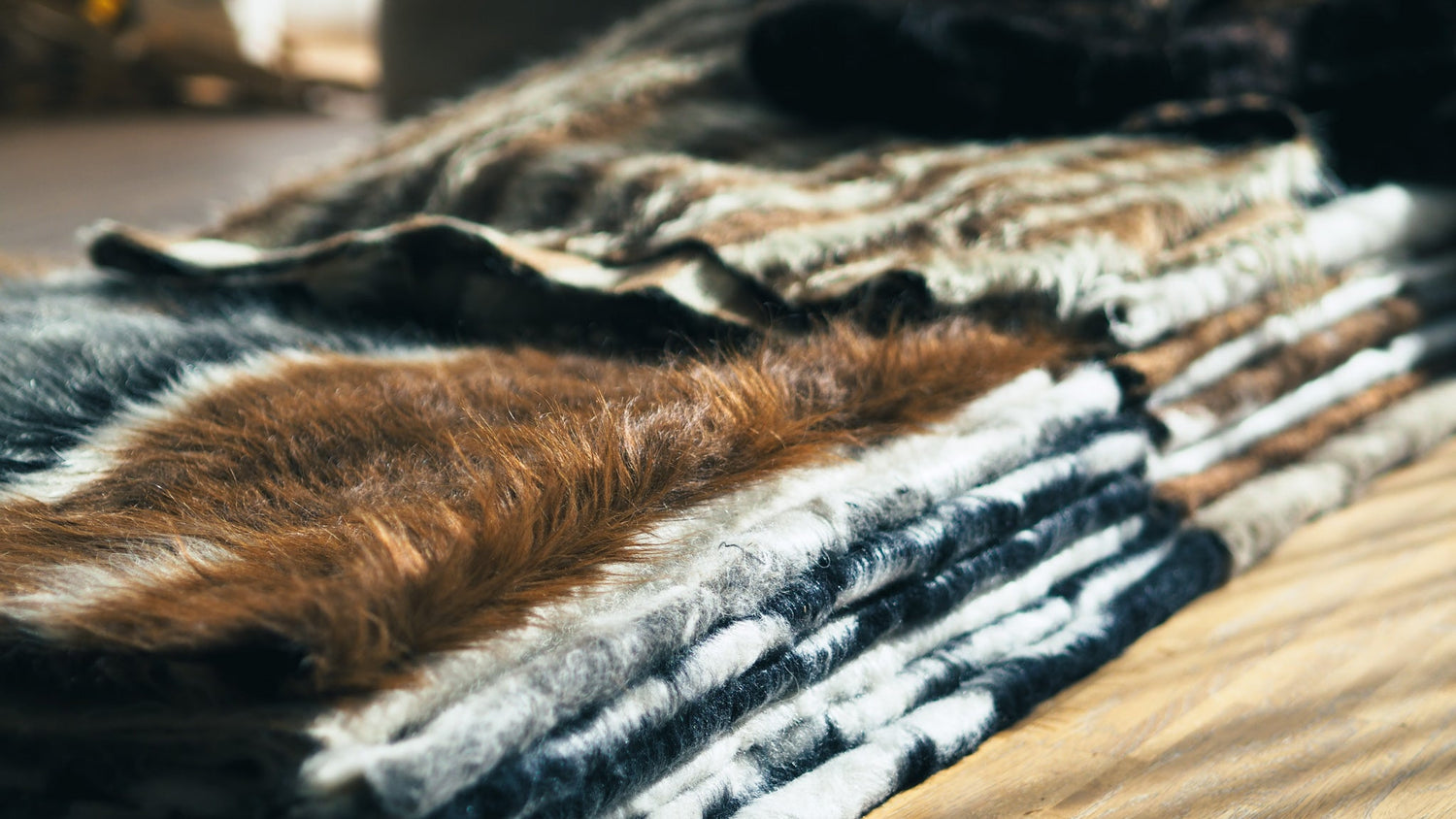 WALL HANGINGS / RUGS