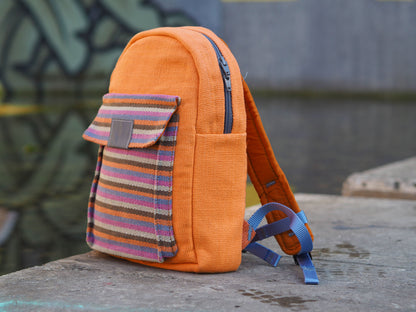 kindergartenrucksack-orange-bunt-zeitlos