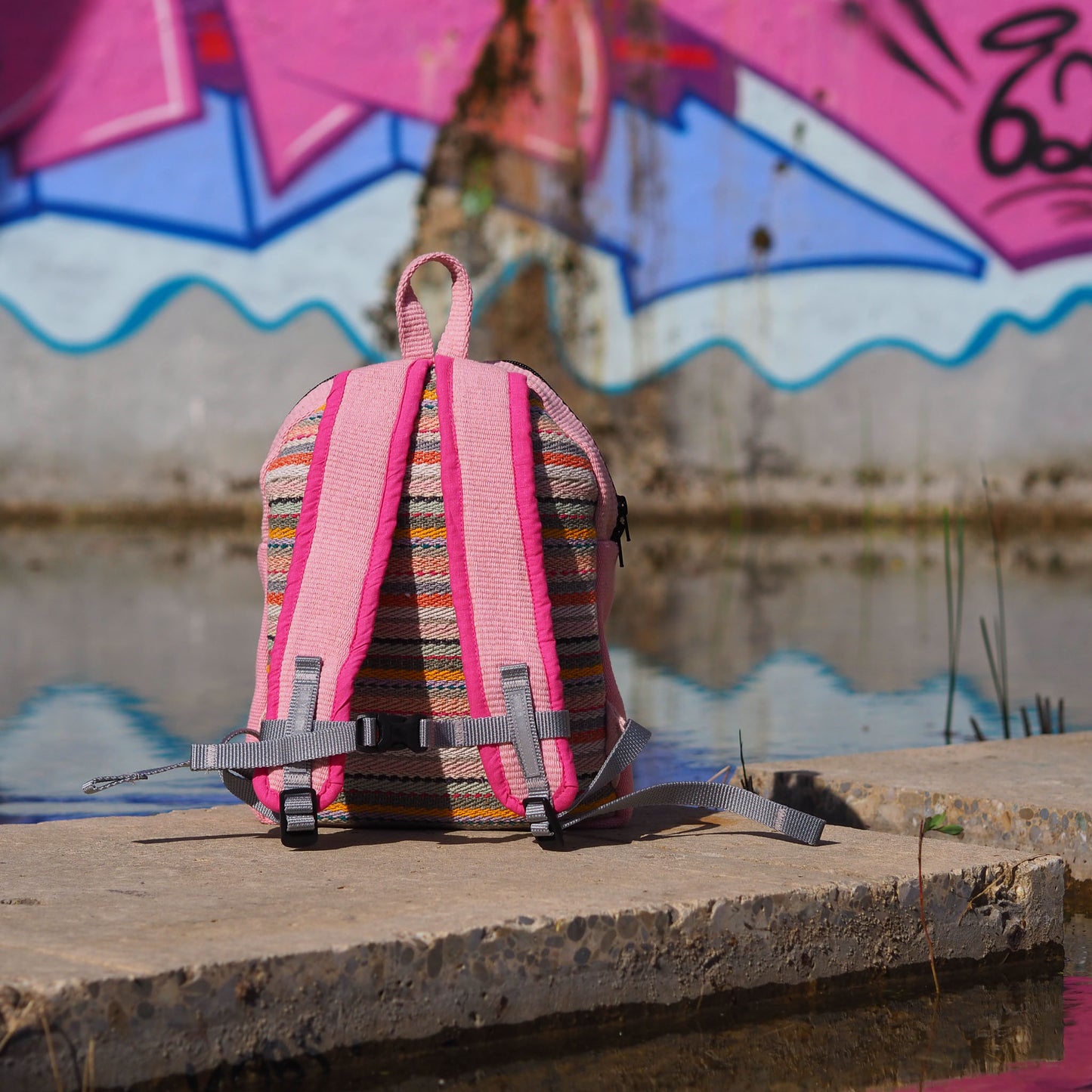 Kleinkinderrucksack-made-in-nepal-fairtrade-pink