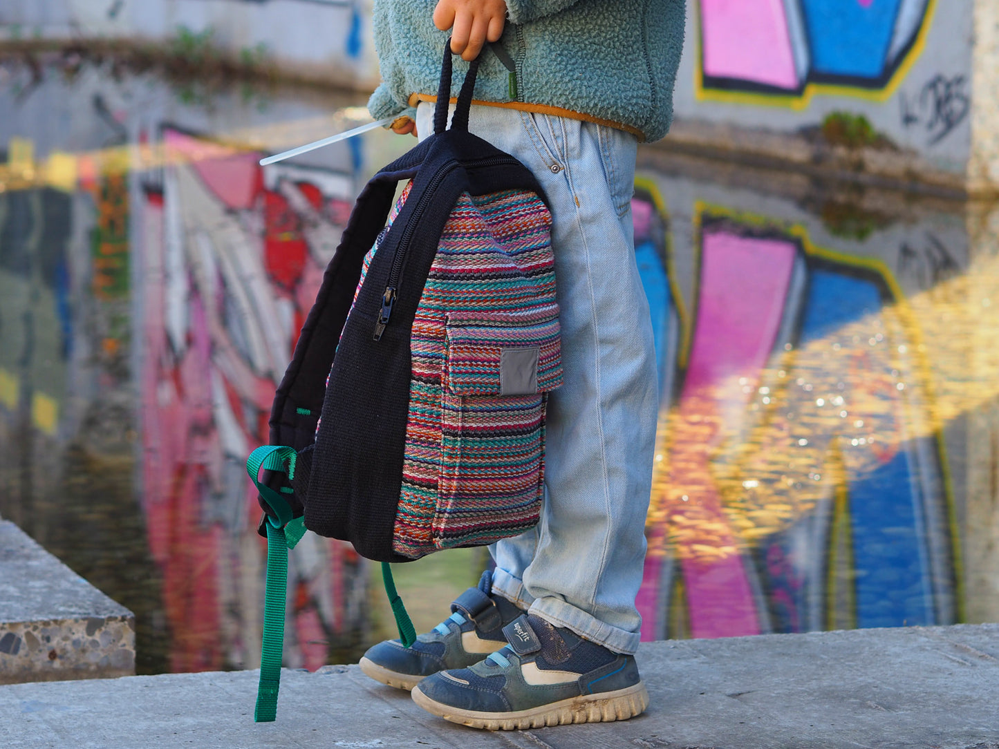 fairtrade-kinderrucksack-bunt-zeitlos