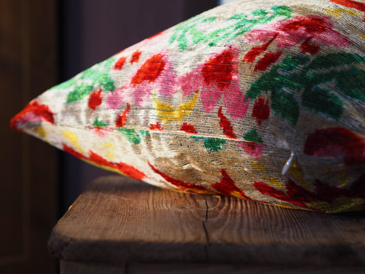 flower-design-silk-velvet-ikan-cushion-cover