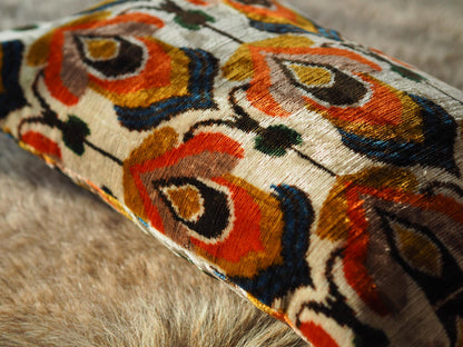 retro-design-silk-velvet-cushion