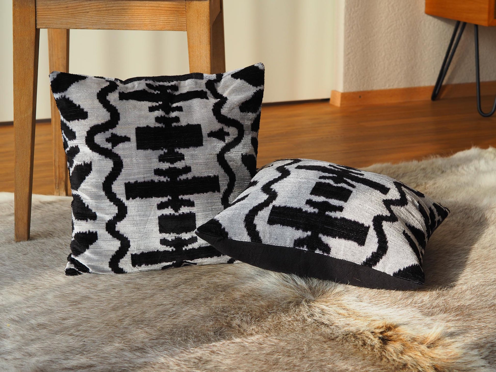 silver-black-silk-velvet-cushion-uzbekistan