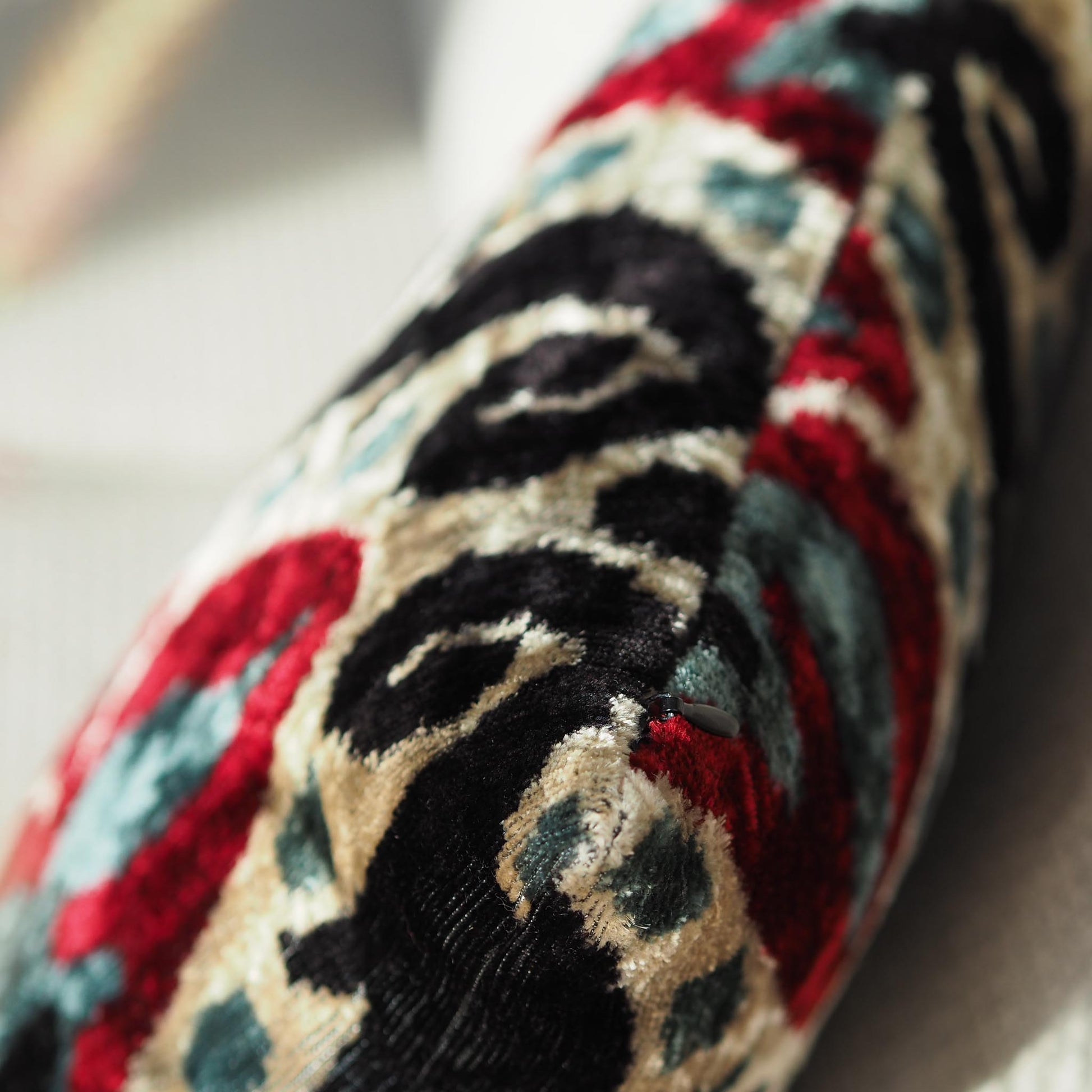 bordeaux-black-silk-velvet-ikat-cushion