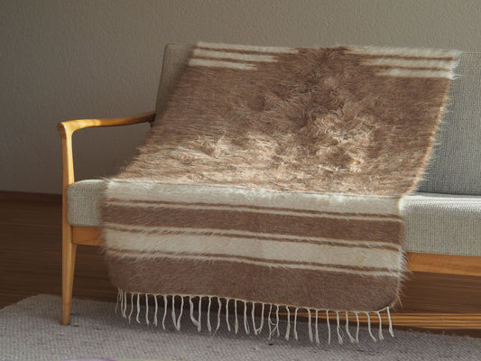 beige-white-wall-hanging