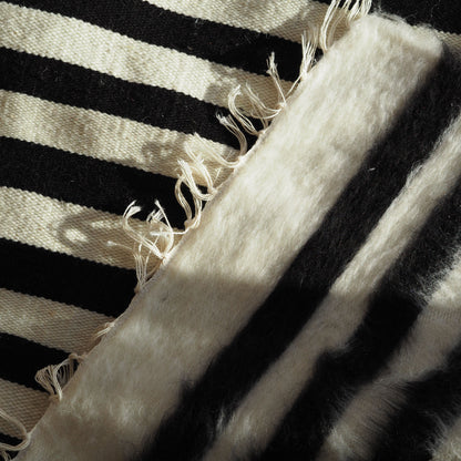 striped-black-white-wall-hanging-rug