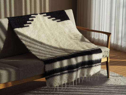 black-white-paradise-design-wall-hanging-rug