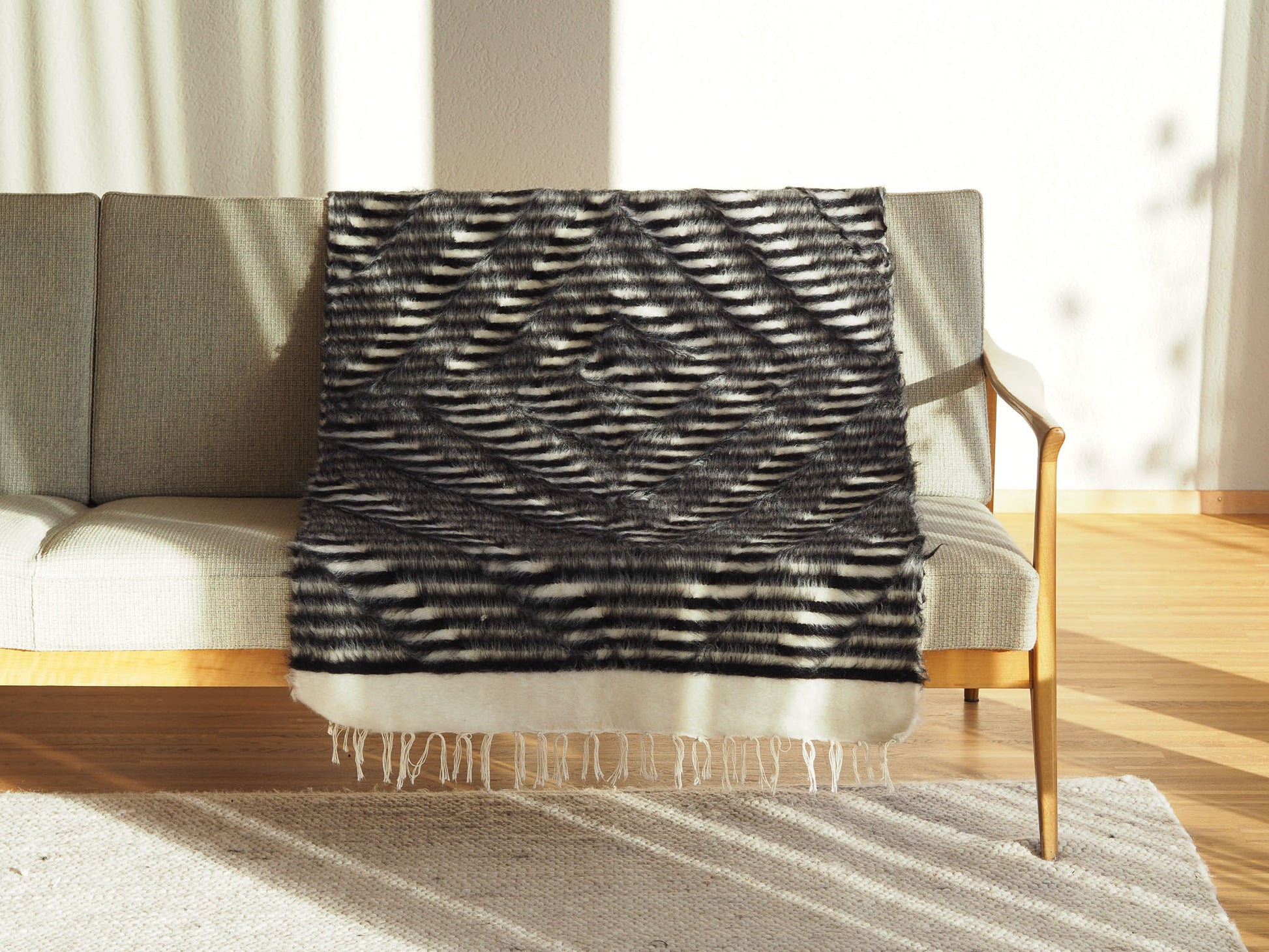 black-white-striped-wall-hanging-wall-rug