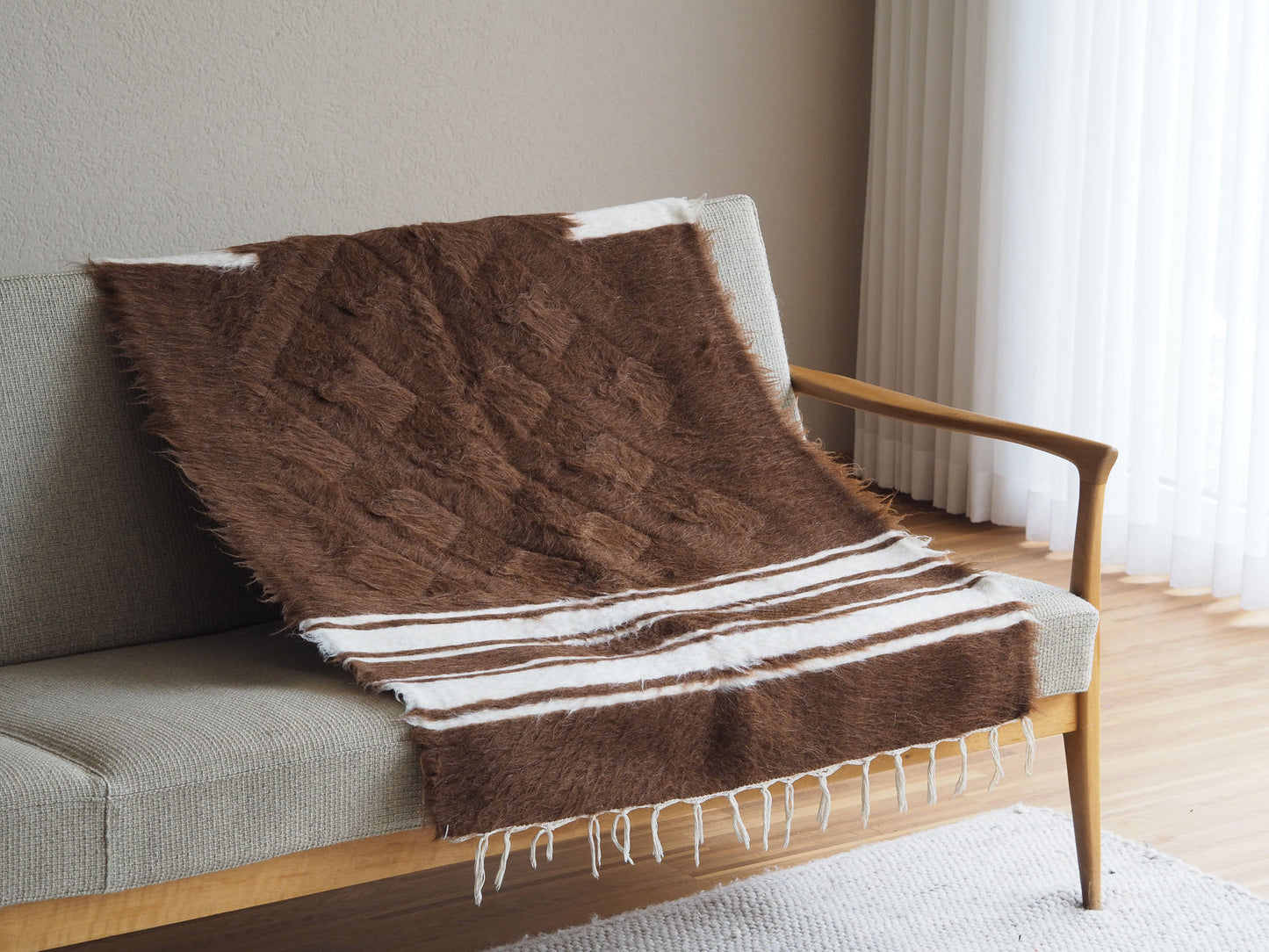 brown-white-paradise-wall-hanging-rug