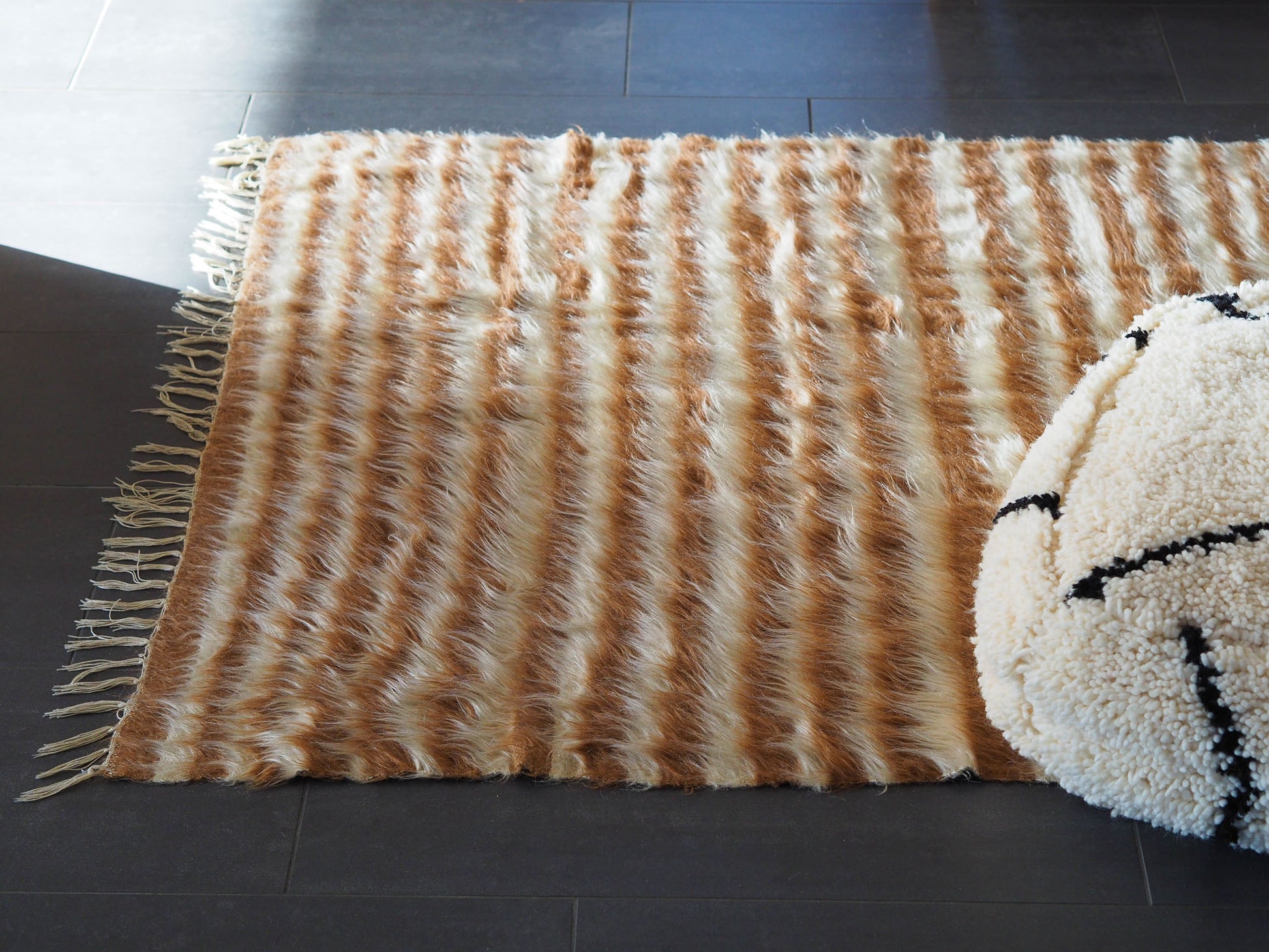 camel-white-striped-wall-hanging-rug