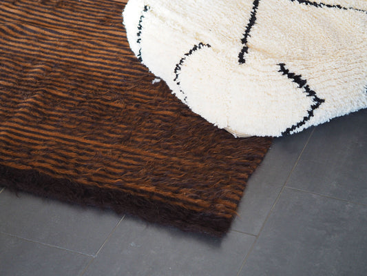 brown-striped-wall-hanging-rug